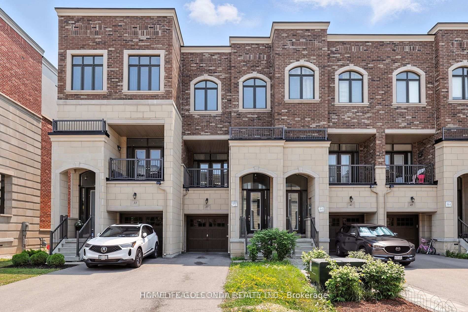 Photo 1 of 37 Arianna Crescent, Vaughan, Patterson — HOMEH