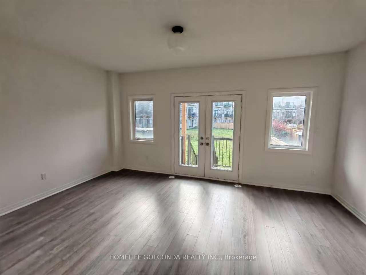 Photo 6 of 37 Arianna Crescent, Vaughan, Patterson — HOMEH
