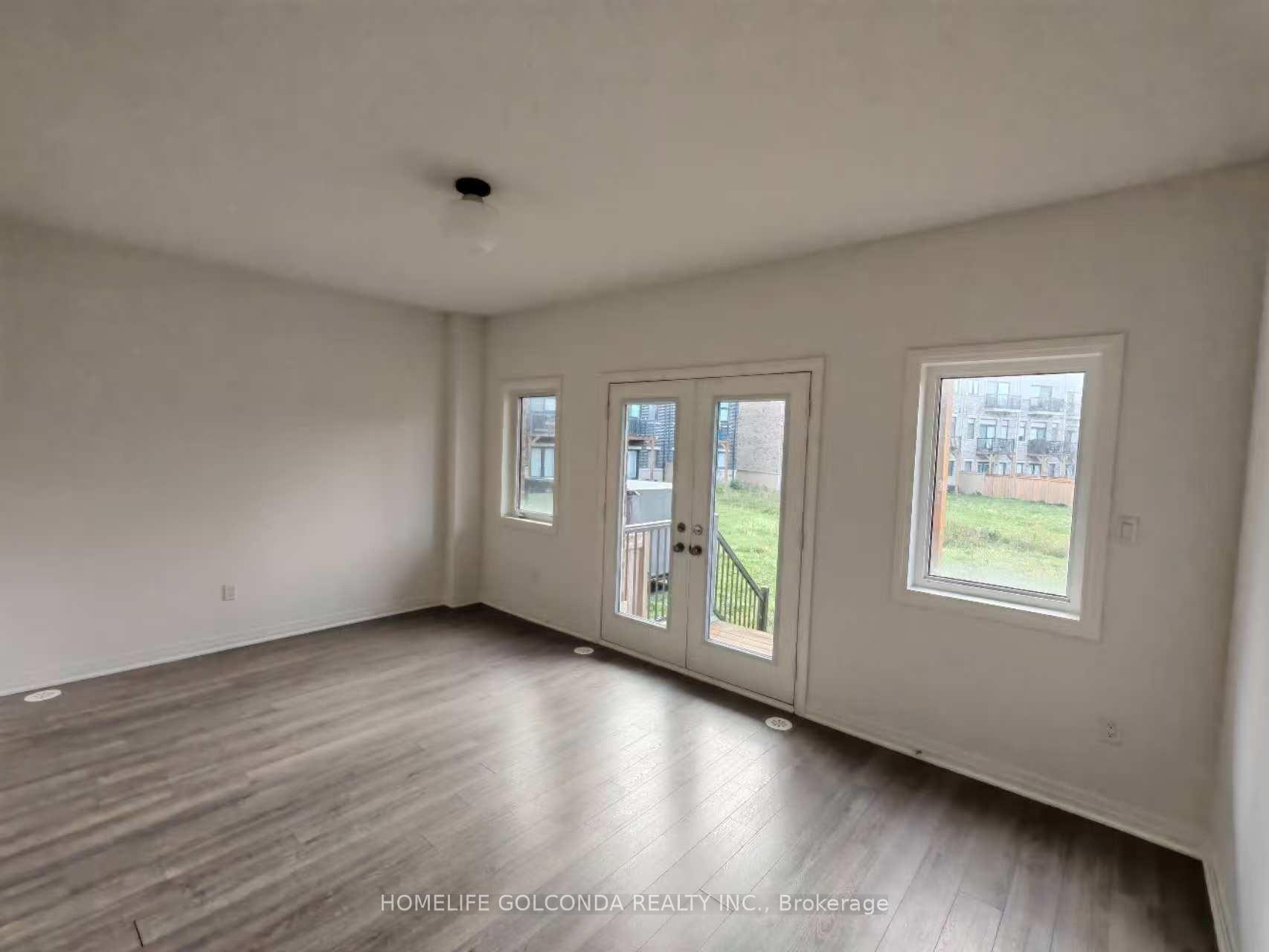 Photo 15 of 37 Arianna Crescent, Vaughan, Patterson — HOMEH