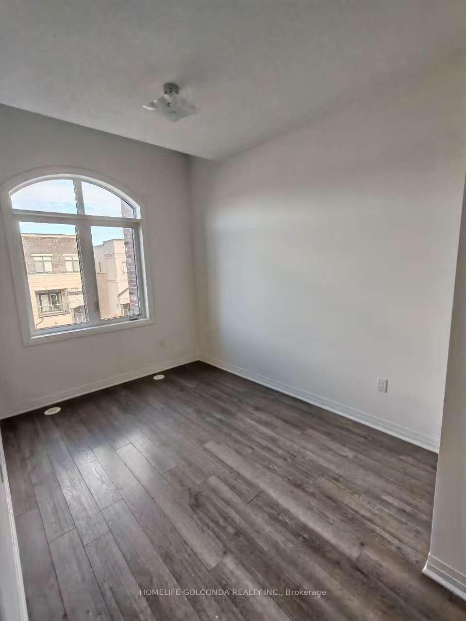 Photo 18 of 37 Arianna Crescent, Vaughan, Patterson — HOMEH
