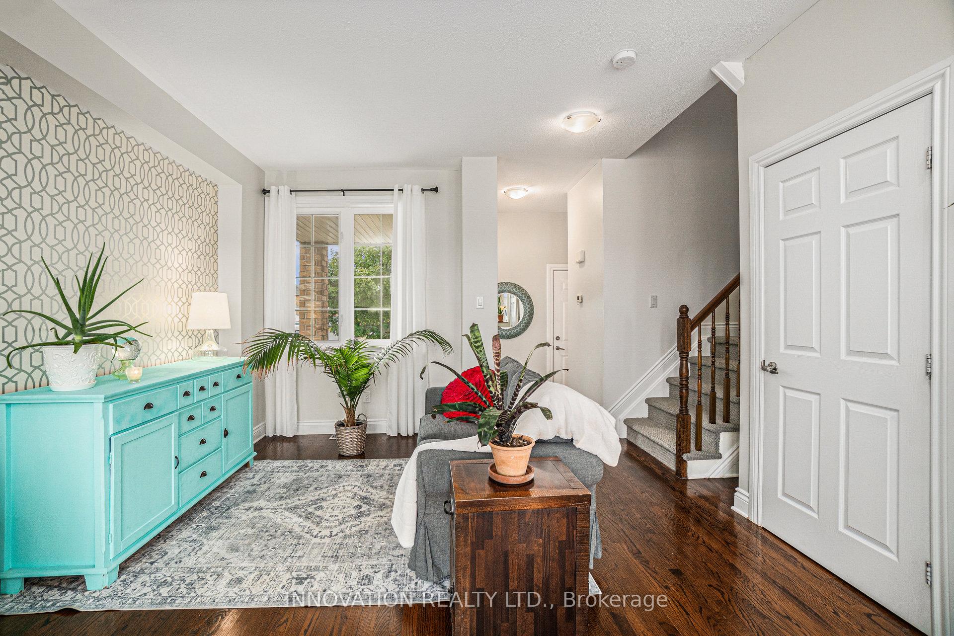 Photo 2 of 41 Mcgregor Scobie Crescent, Arnprior — HOMEH
