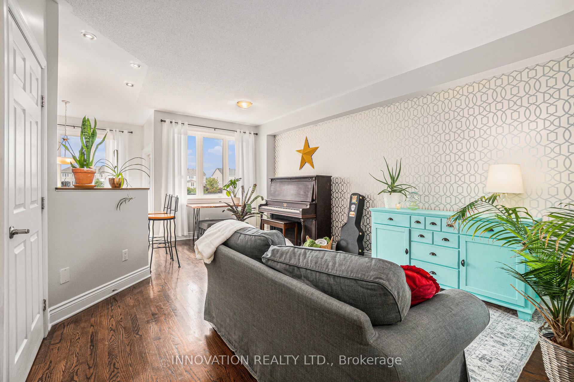 Photo 4 of 41 Mcgregor Scobie Crescent, Arnprior — HOMEH