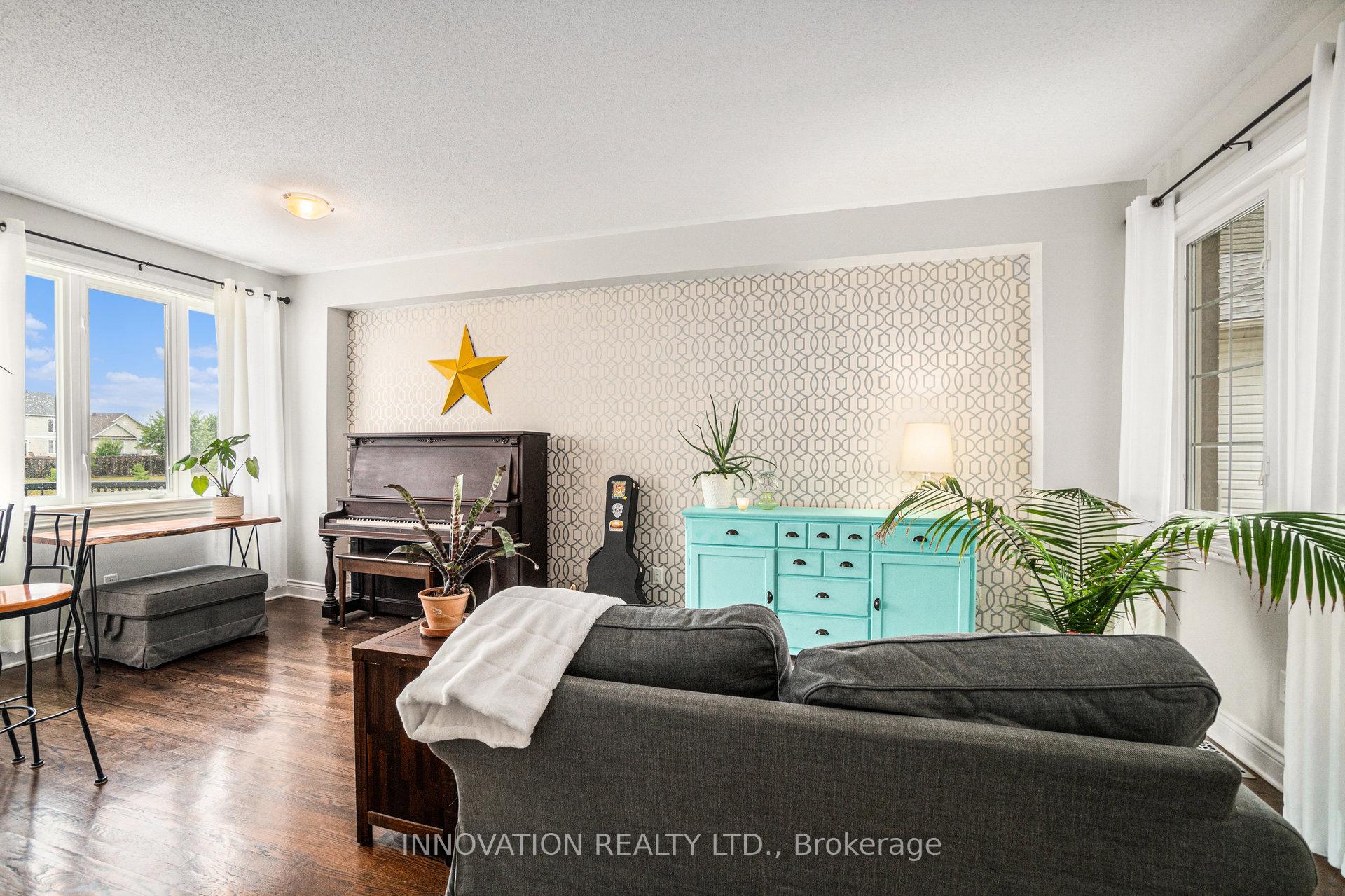 Photo 5 of 41 Mcgregor Scobie Crescent, Arnprior — HOMEH