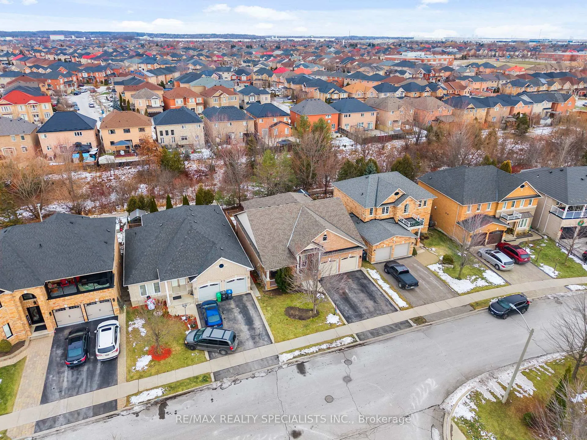 Photo 194 of 19 Dovergreen Drive, Brampton, Fletcher's Meadow — HOMEH
