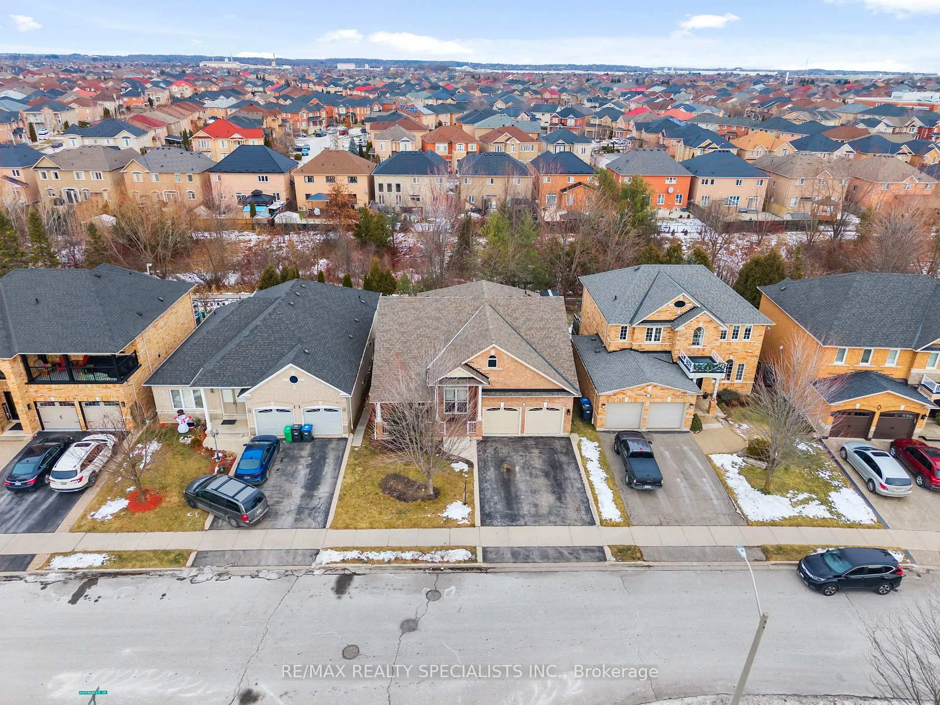 Photo 198 of 19 Dovergreen Drive, Brampton, Fletcher's Meadow — HOMEH