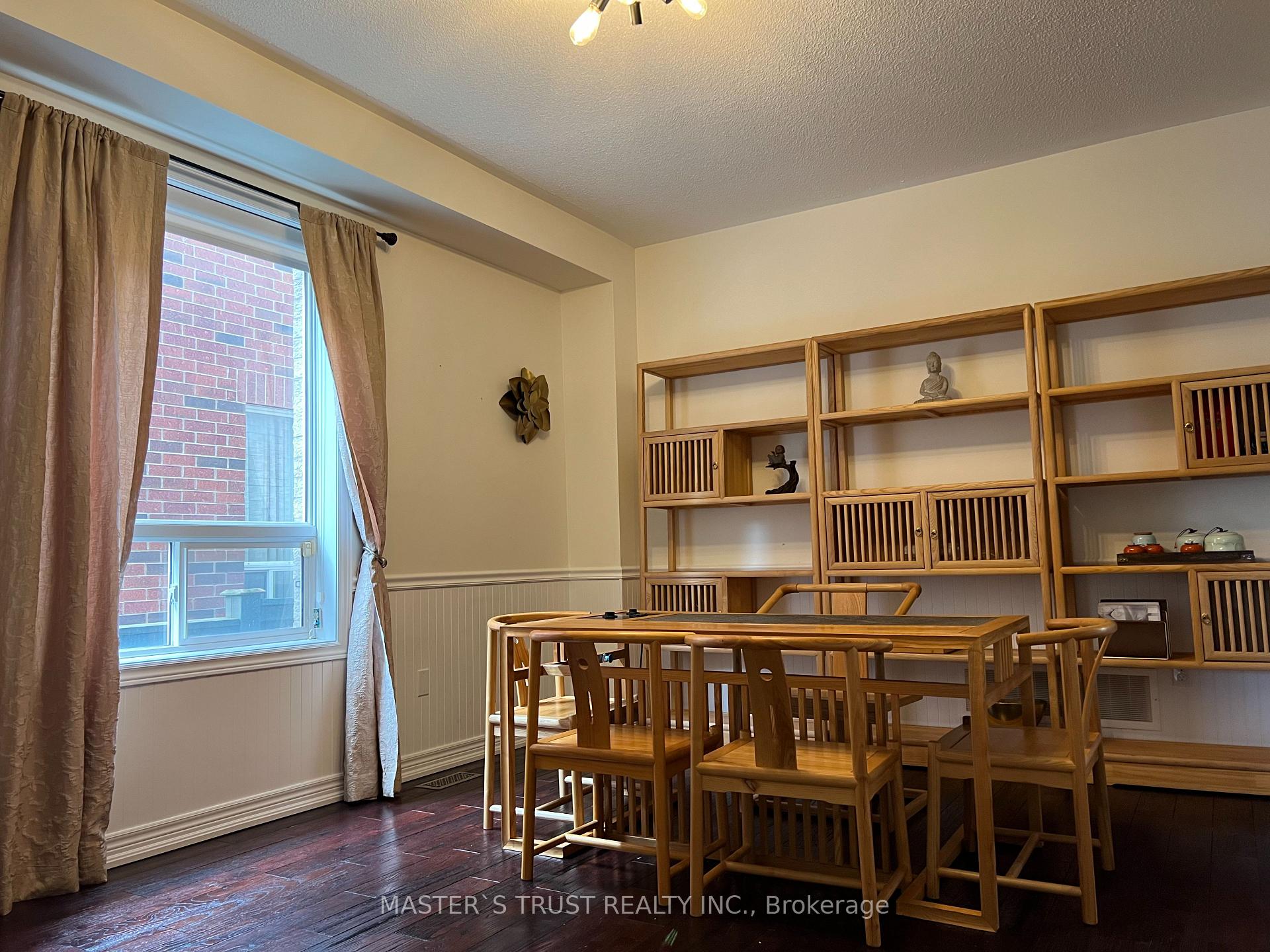 Photo 2 of 99 Rockland Crescent, Whitby, Brooklin — HOMEH