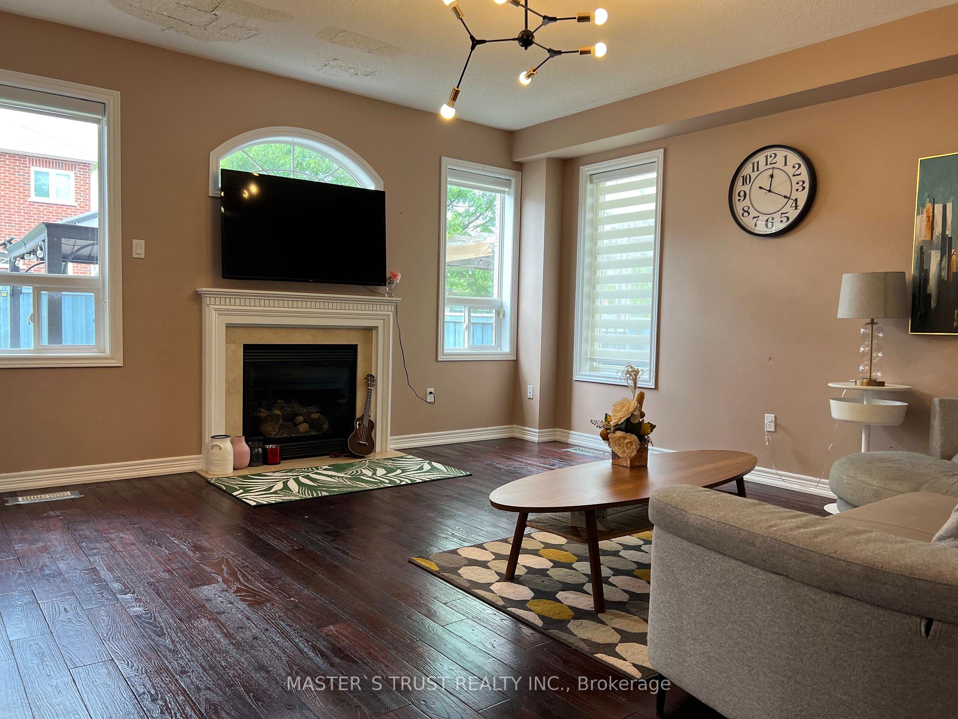 Photo 3 of 99 Rockland Crescent, Whitby, Brooklin — HOMEH