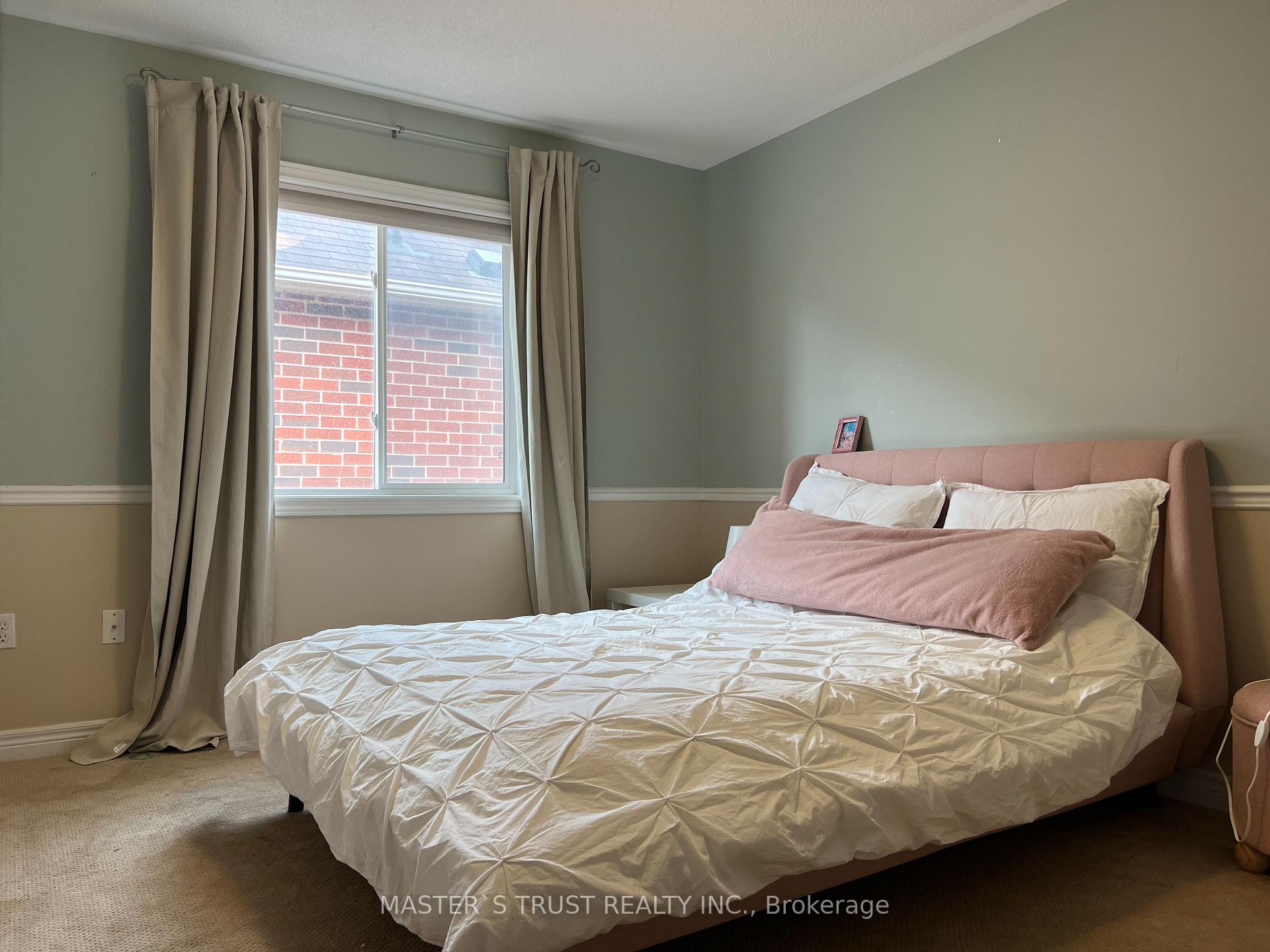 Photo 8 of 99 Rockland Crescent, Whitby, Brooklin — HOMEH
