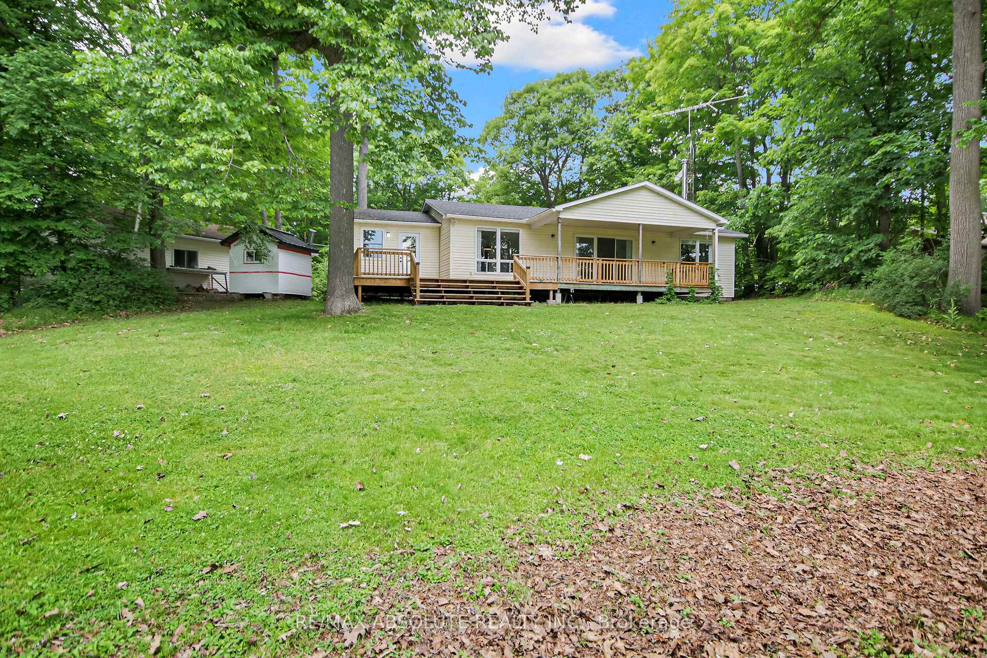 Photo 2 of 210 Pickerel Point Road, Beckwith, Beckwith Twp — HOMEH
