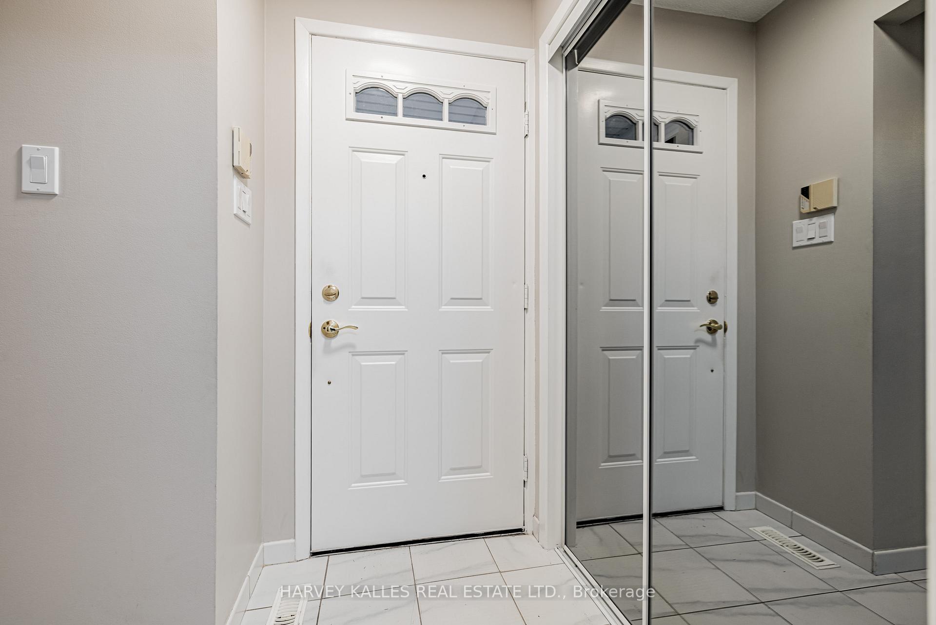 Photo 5 of 30 Brougham Drive, Vaughan, East Woodbridge — HOMEH
