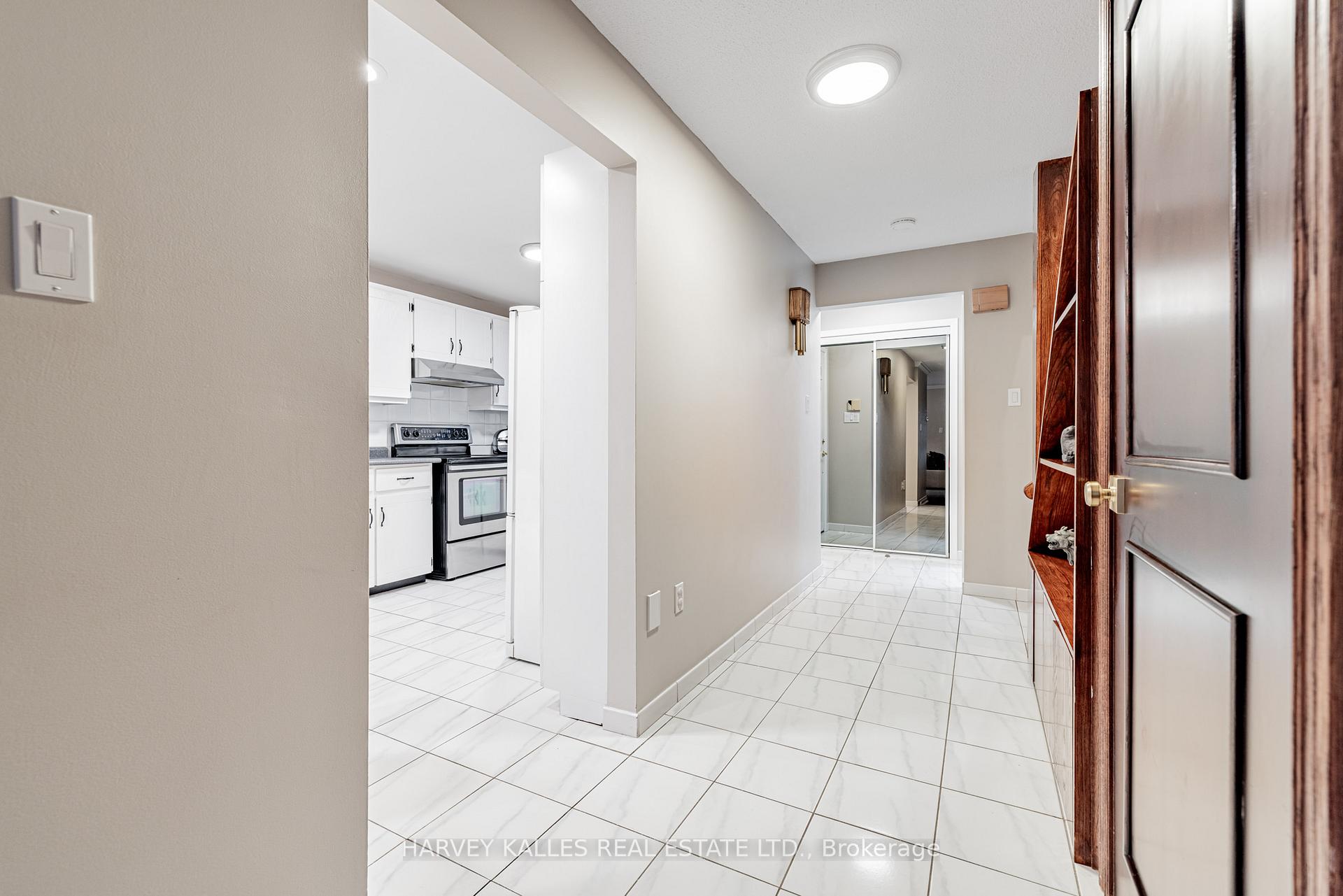 Photo 8 of 30 Brougham Drive, Vaughan, East Woodbridge — HOMEH