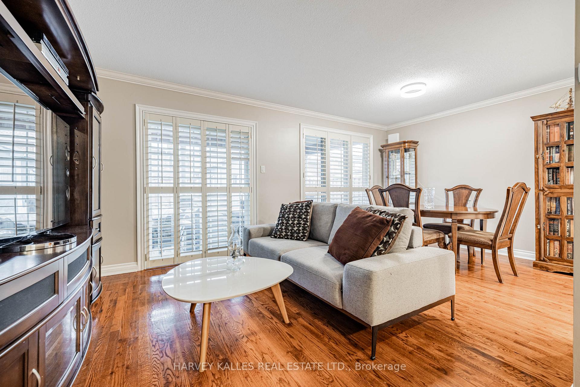 Photo 10 of 30 Brougham Drive, Vaughan, East Woodbridge — HOMEH