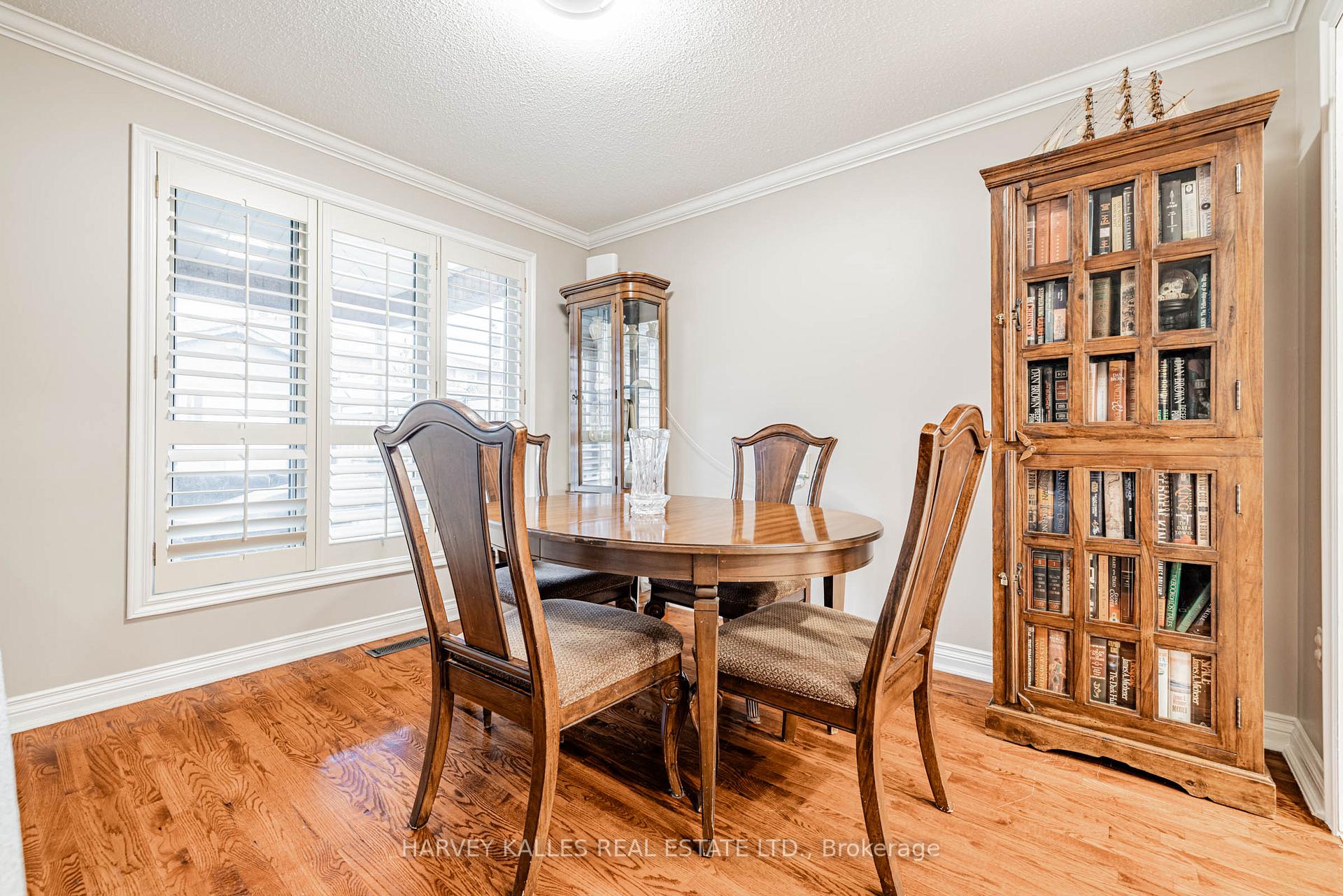 Photo 14 of 30 Brougham Drive, Vaughan, East Woodbridge — HOMEH