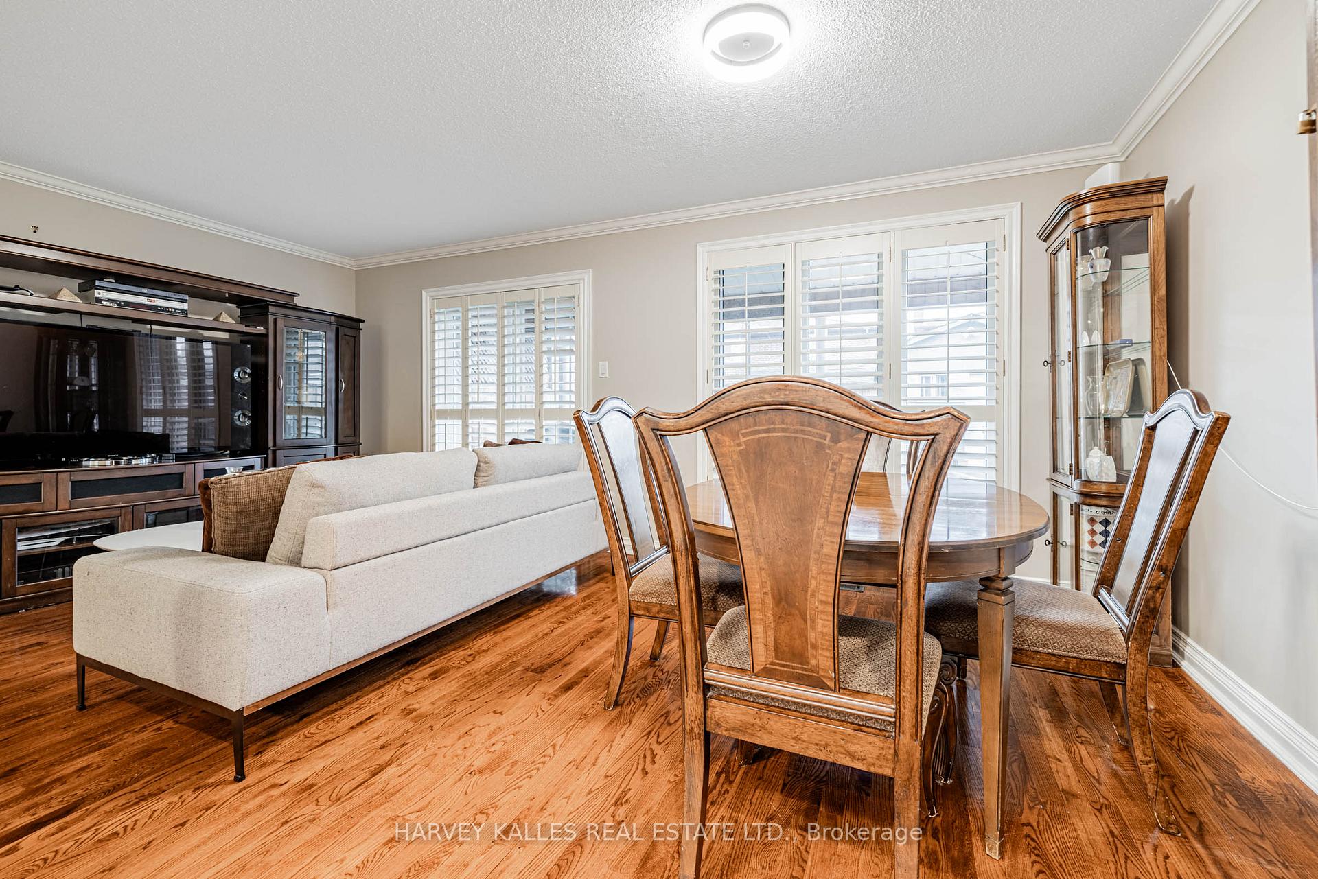 Photo 15 of 30 Brougham Drive, Vaughan, East Woodbridge — HOMEH