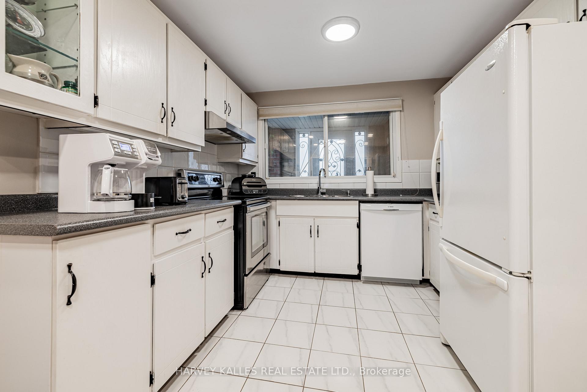 Photo 17 of 30 Brougham Drive, Vaughan, East Woodbridge — HOMEH
