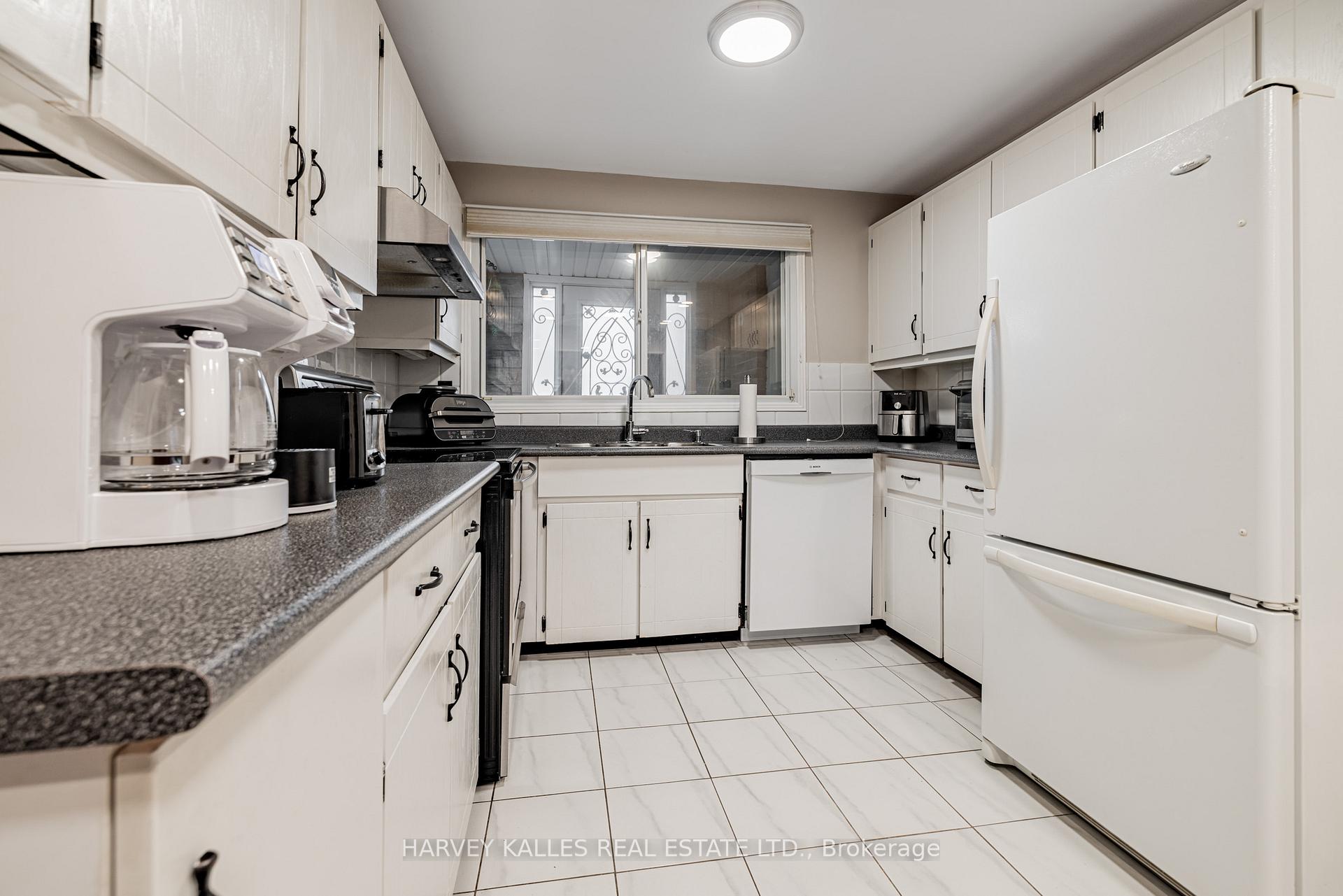 Photo 18 of 30 Brougham Drive, Vaughan, East Woodbridge — HOMEH