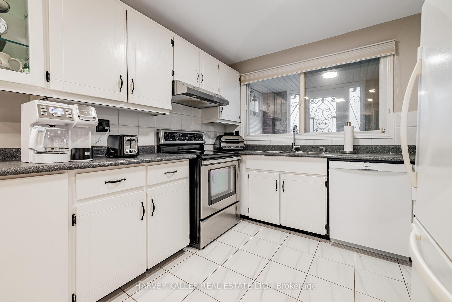 Photo 19 of 30 Brougham Drive, Vaughan, East Woodbridge — HOMEH