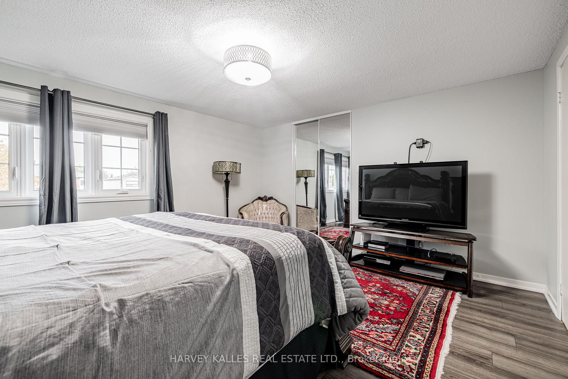 Photo 22 of 30 Brougham Drive, Vaughan, East Woodbridge — HOMEH