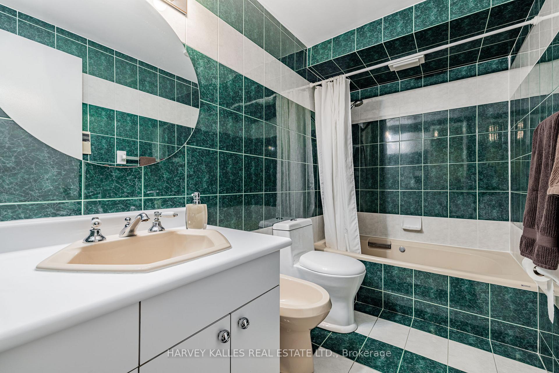 Photo 25 of 30 Brougham Drive, Vaughan, East Woodbridge — HOMEH