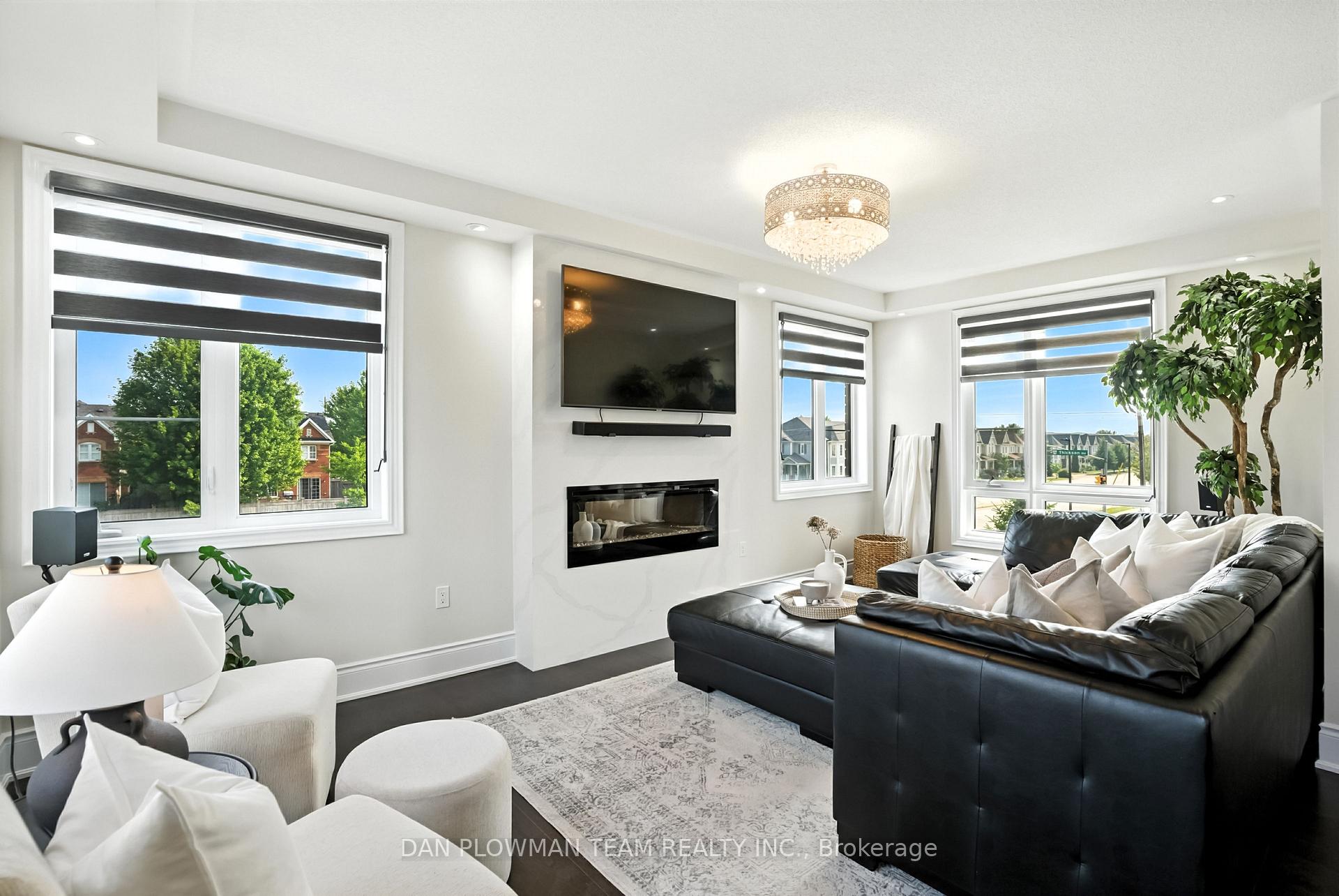 Photo 6 of 6703 Thickson Road N, Whitby, Brooklin — HOMEH