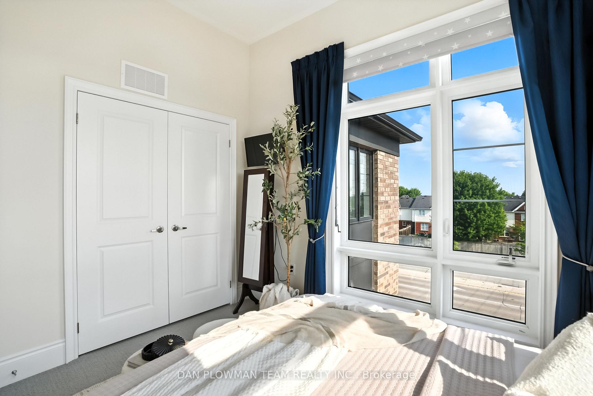 Photo 28 of 6703 Thickson Road N, Whitby, Brooklin — HOMEH