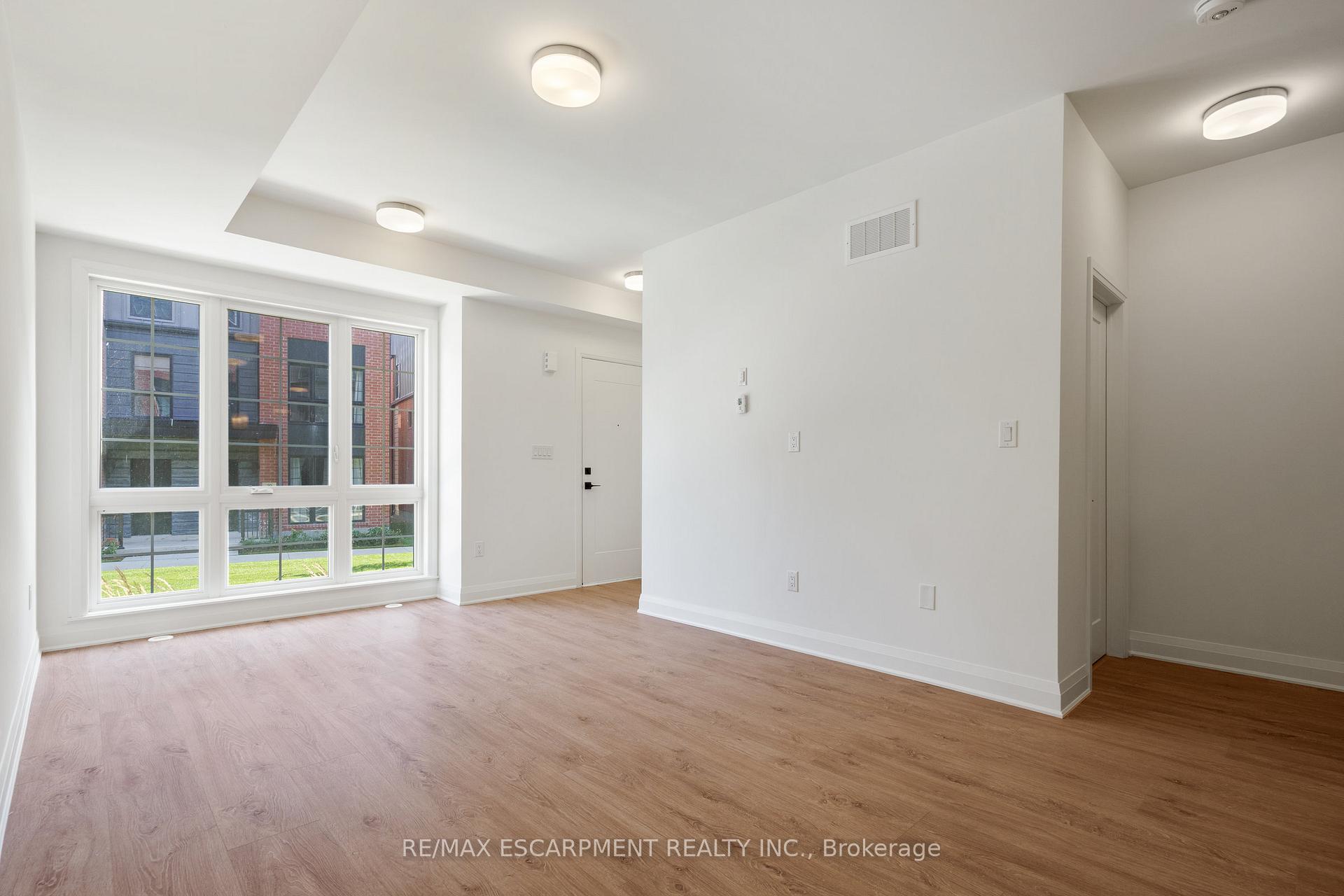 Photo 4 of 30 Burleigh Mews, Vaughan, Uplands — HOMEH