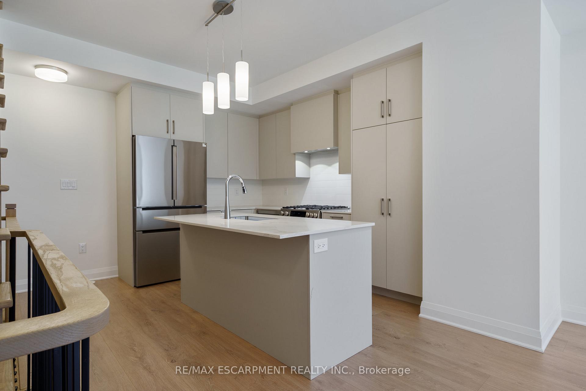 Photo 5 of 30 Burleigh Mews, Vaughan, Uplands — HOMEH