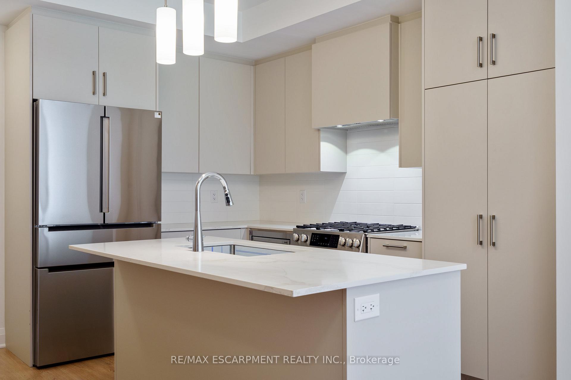 Photo 6 of 30 Burleigh Mews, Vaughan, Uplands — HOMEH