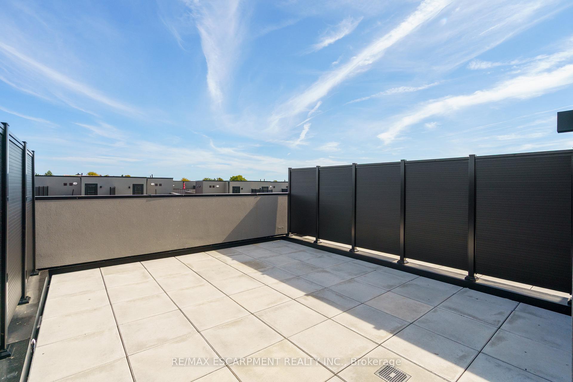Photo 13 of 30 Burleigh Mews, Vaughan, Uplands — HOMEH