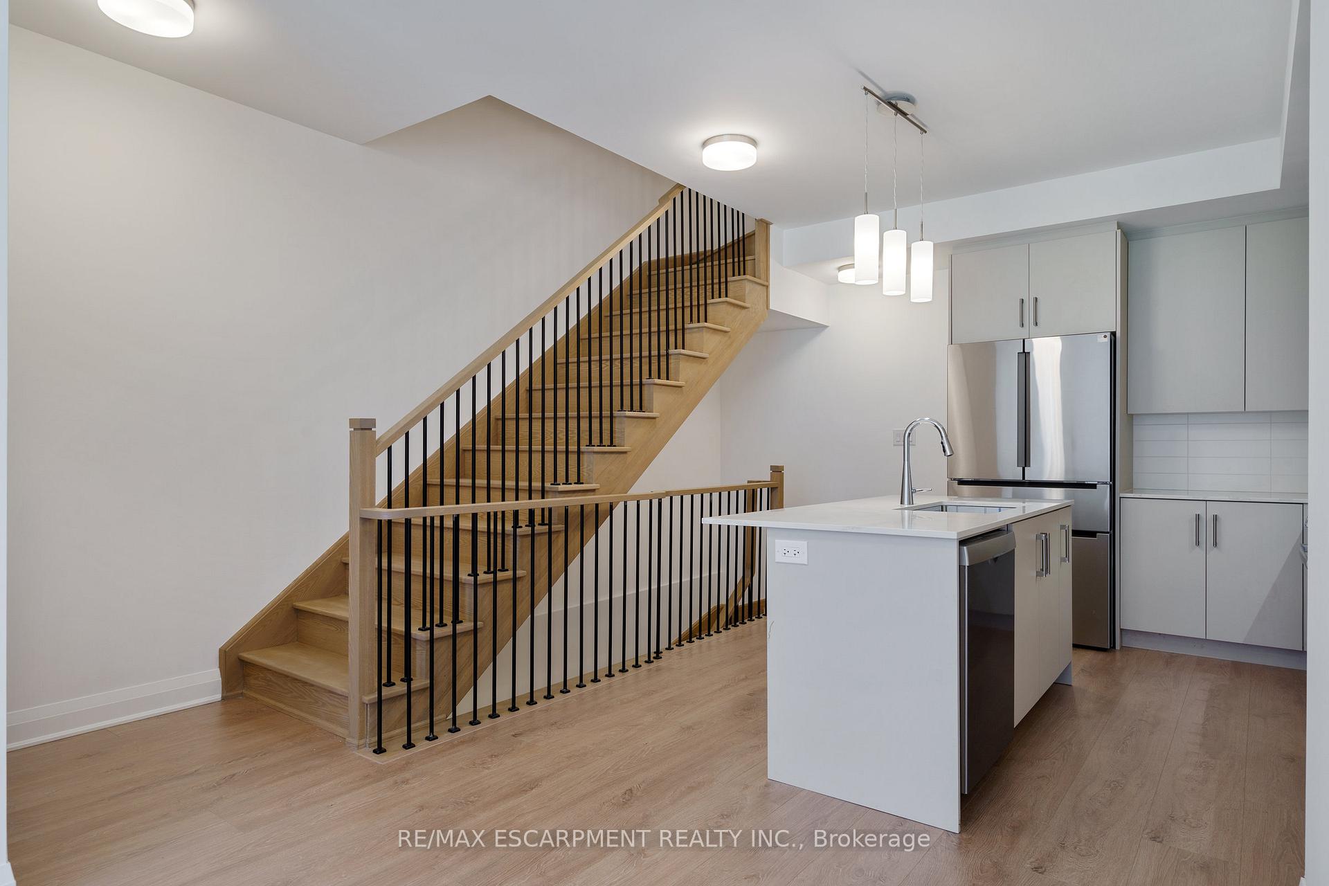 Photo 19 of 30 Burleigh Mews, Vaughan, Uplands — HOMEH
