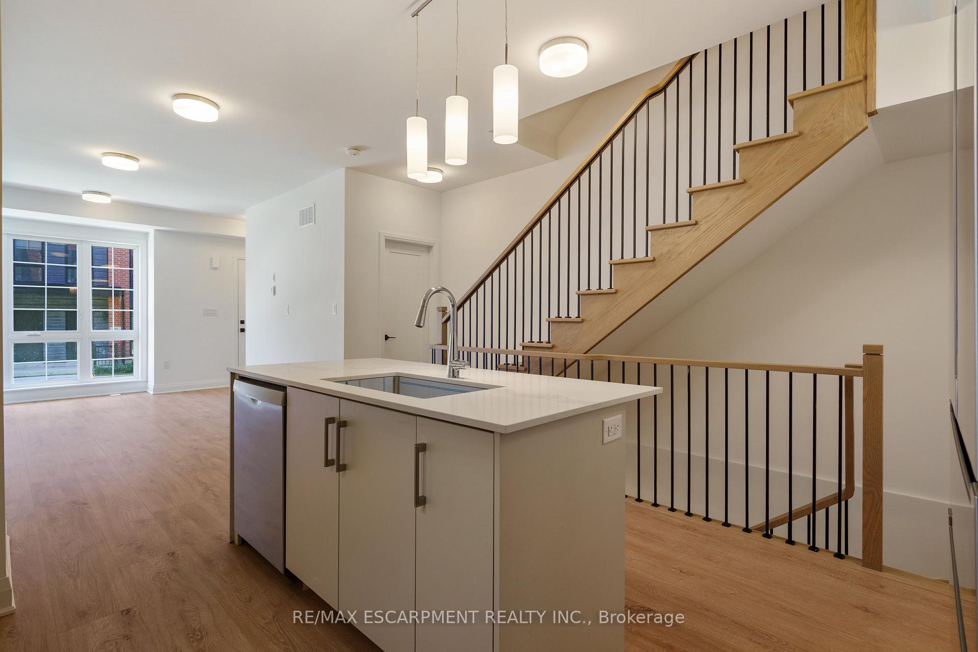 Photo 20 of 30 Burleigh Mews, Vaughan, Uplands — HOMEH