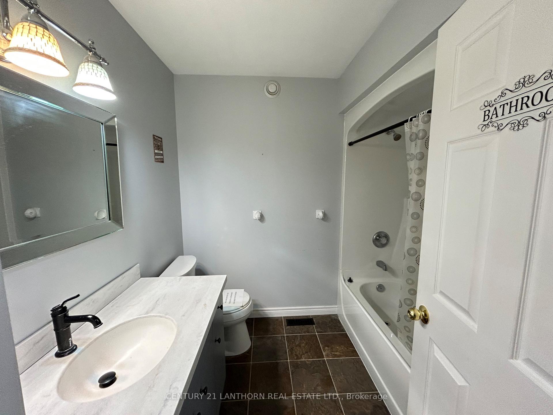 Photo 3 of 11 Sumac Terrace, Belleville, Belleville Ward — HOMEH