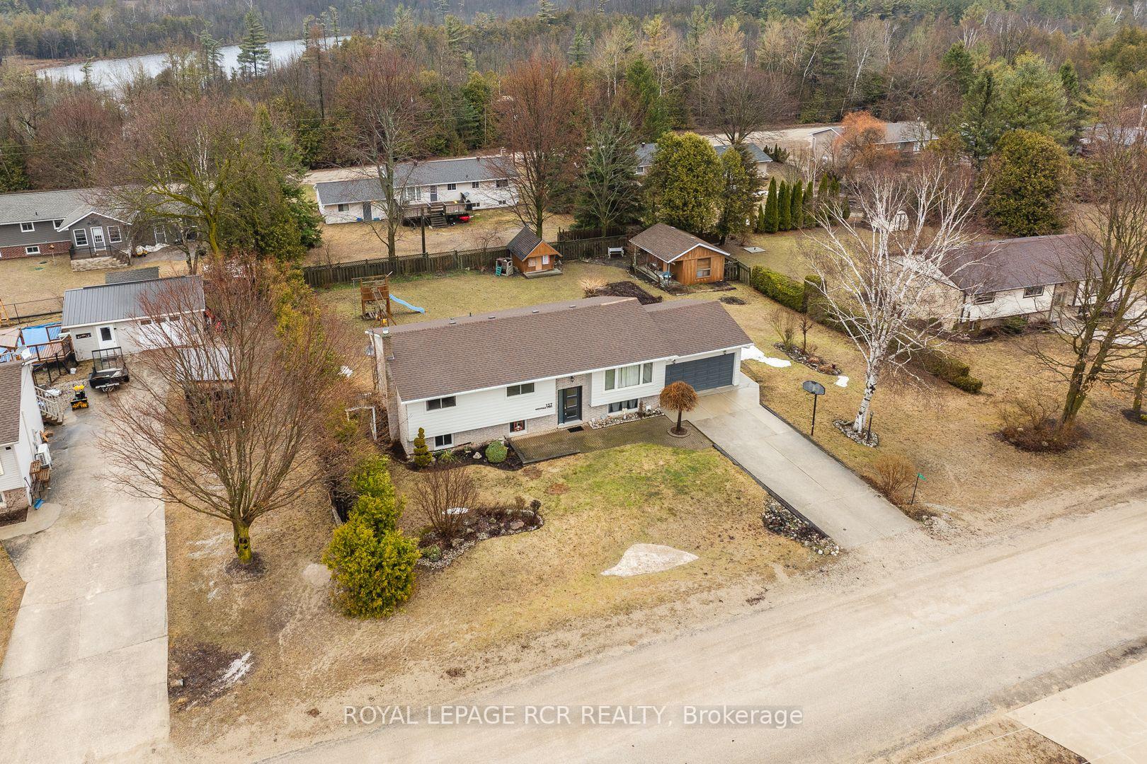 Photo 2 of 157 Westfall Crescent, West Grey — HOMEH