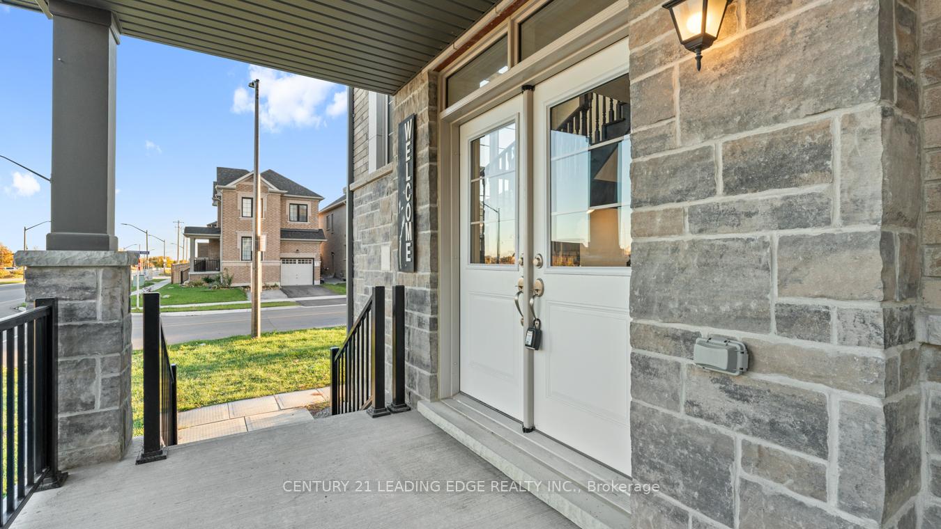 Photo 5 of 2 Conarty Crescent, Whitby, Rural Whitby — HOMEH