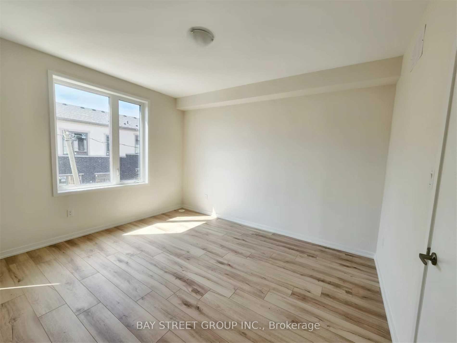 Photo 14 of 10 Origin Way, Vaughan, Patterson — HOMEH