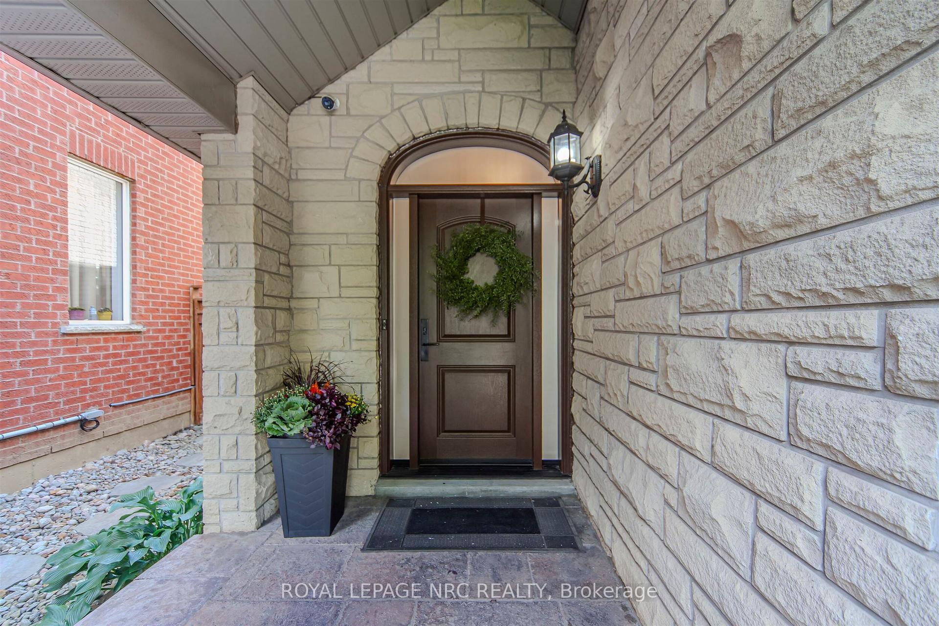 Photo 6 of 29 Grapevine Drive, Vaughan, Vellore Village — HOMEH
