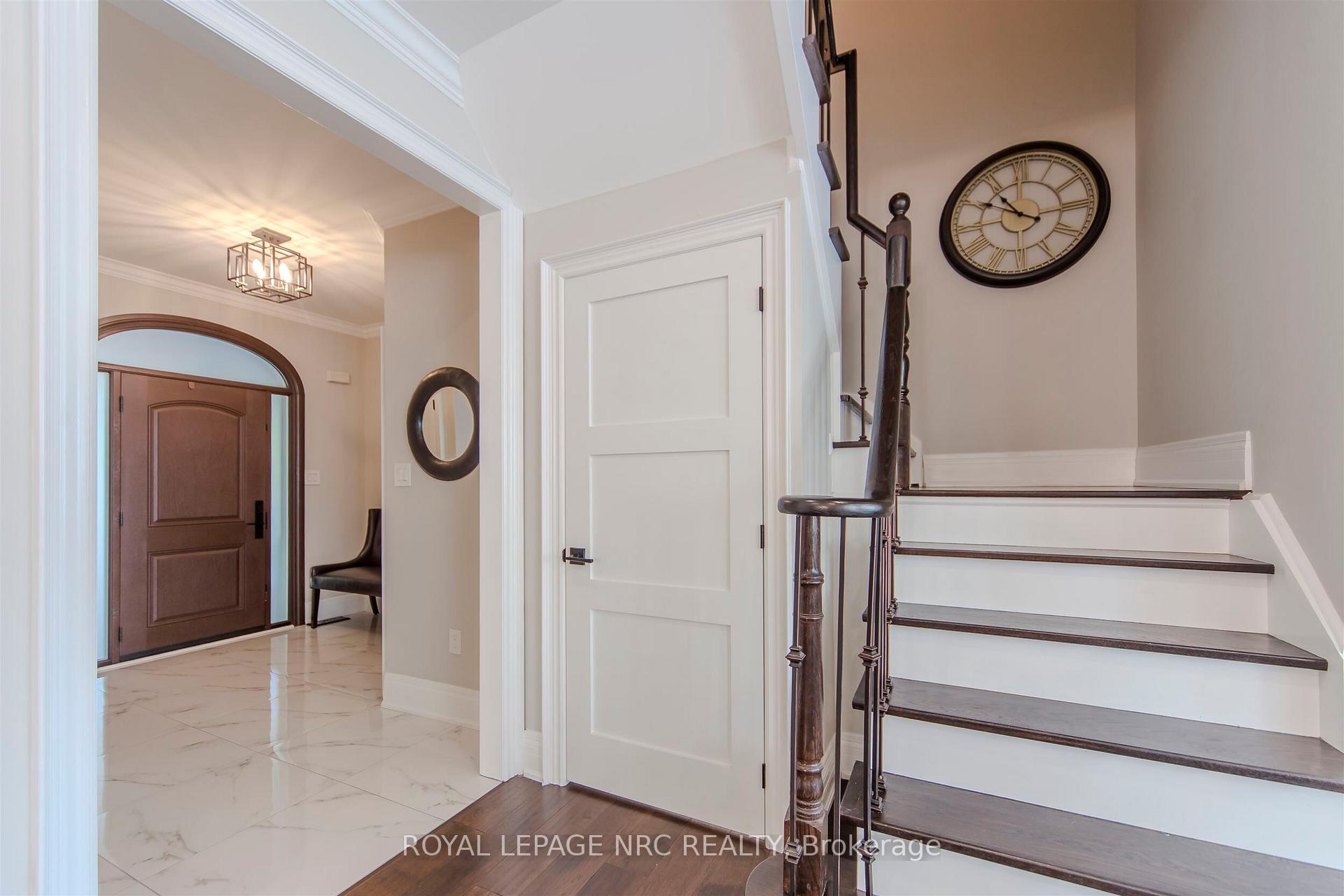 Photo 8 of 29 Grapevine Drive, Vaughan, Vellore Village — HOMEH