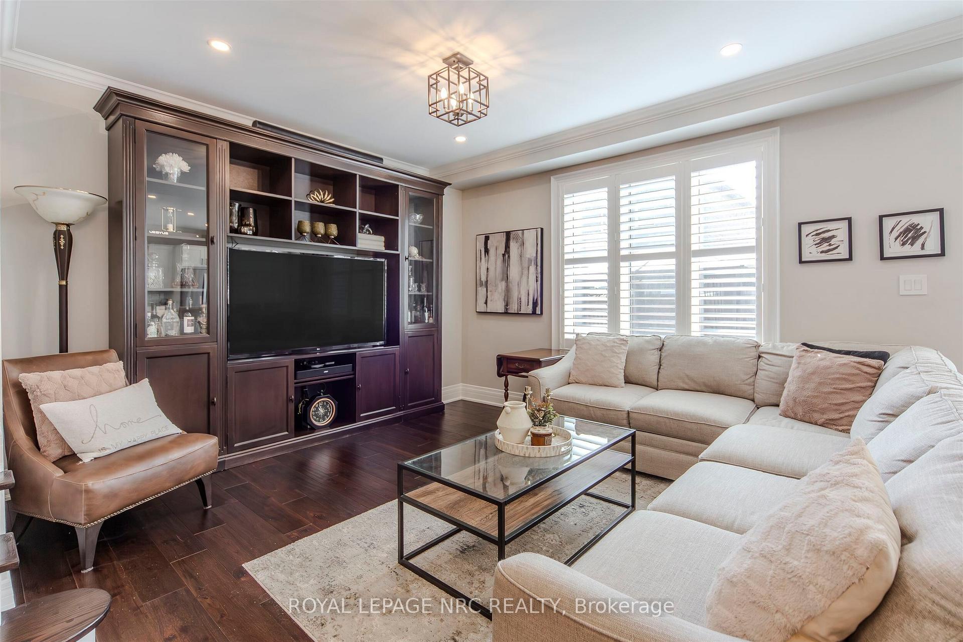 Photo 9 of 29 Grapevine Drive, Vaughan, Vellore Village — HOMEH