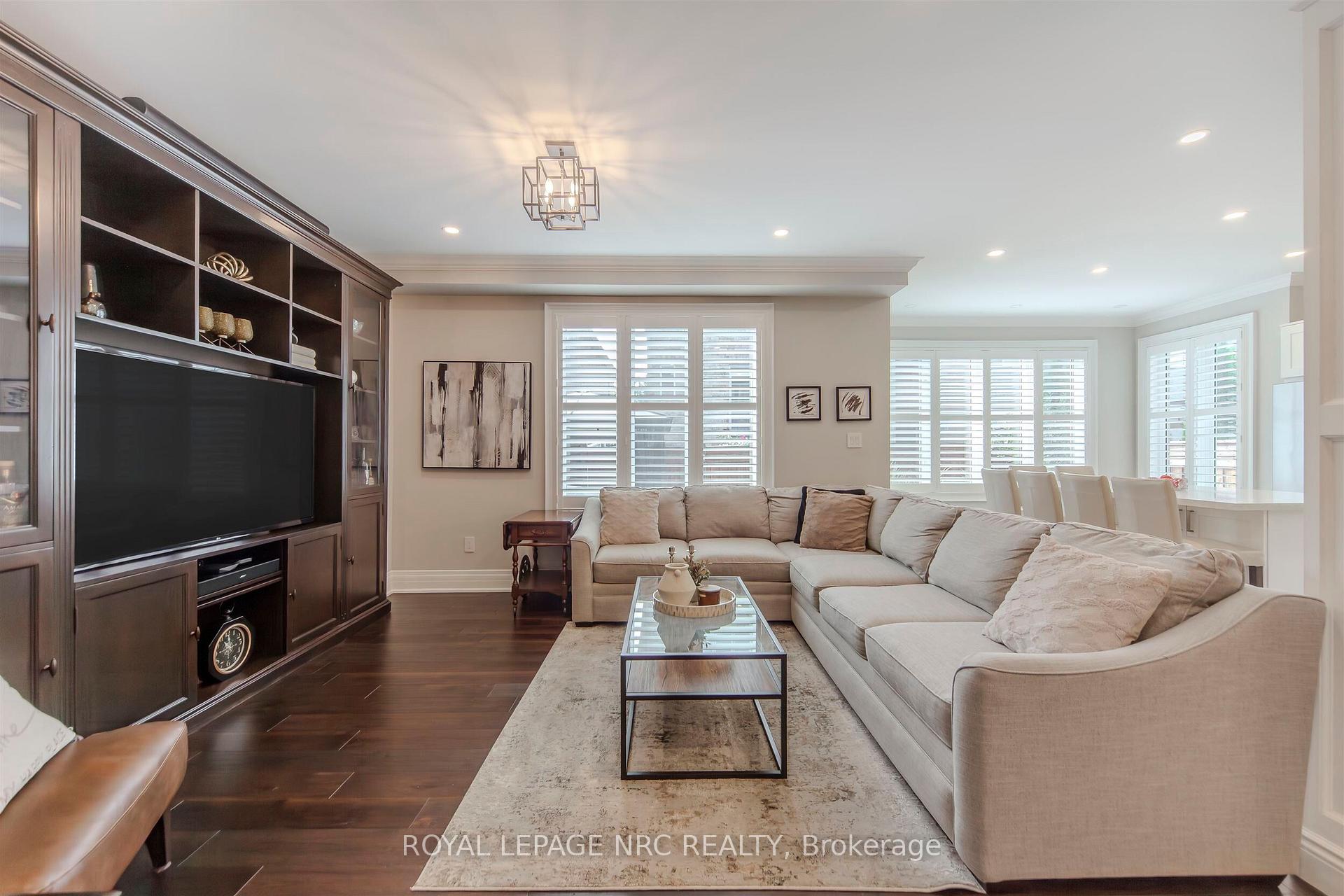 Photo 10 of 29 Grapevine Drive, Vaughan, Vellore Village — HOMEH