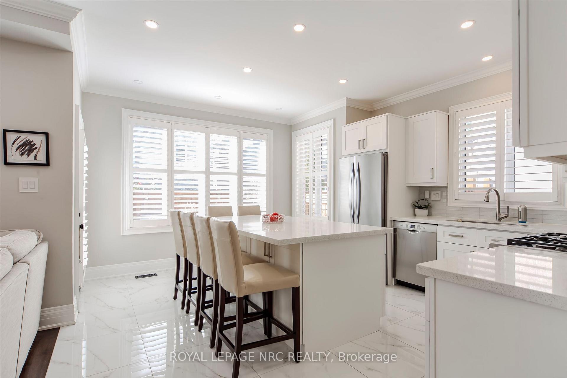 Photo 13 of 29 Grapevine Drive, Vaughan, Vellore Village — HOMEH