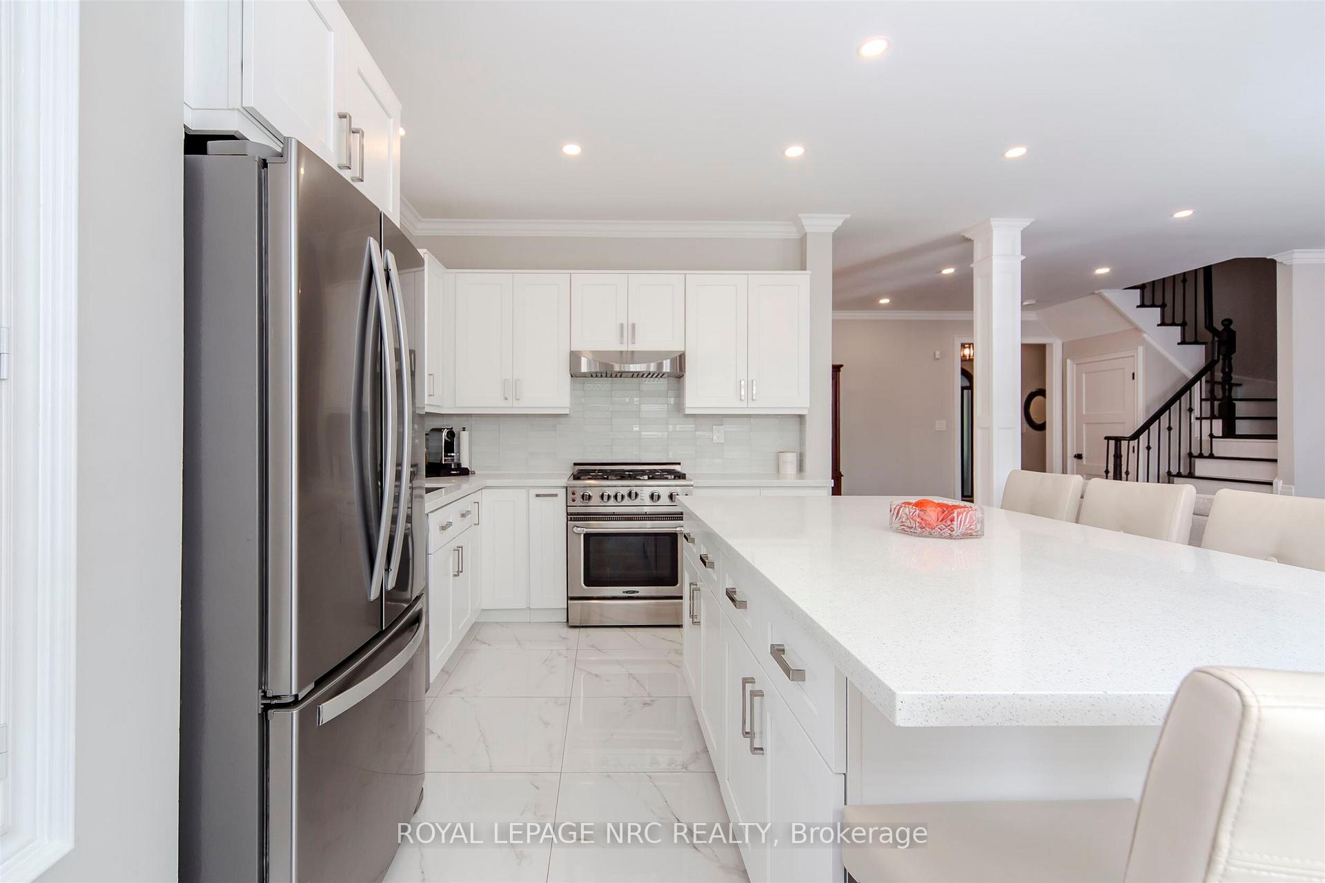 Photo 16 of 29 Grapevine Drive, Vaughan, Vellore Village — HOMEH