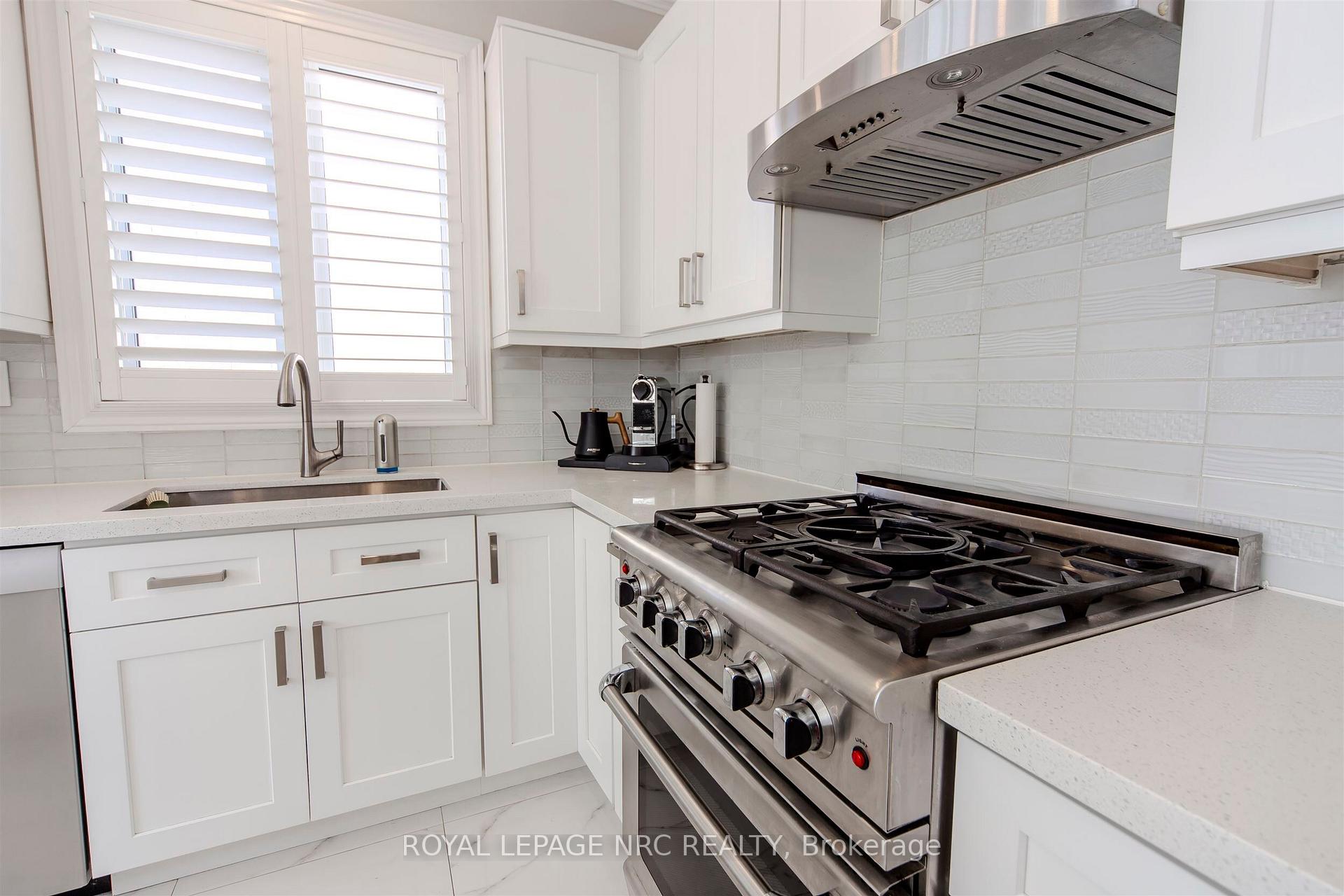 Photo 17 of 29 Grapevine Drive, Vaughan, Vellore Village — HOMEH