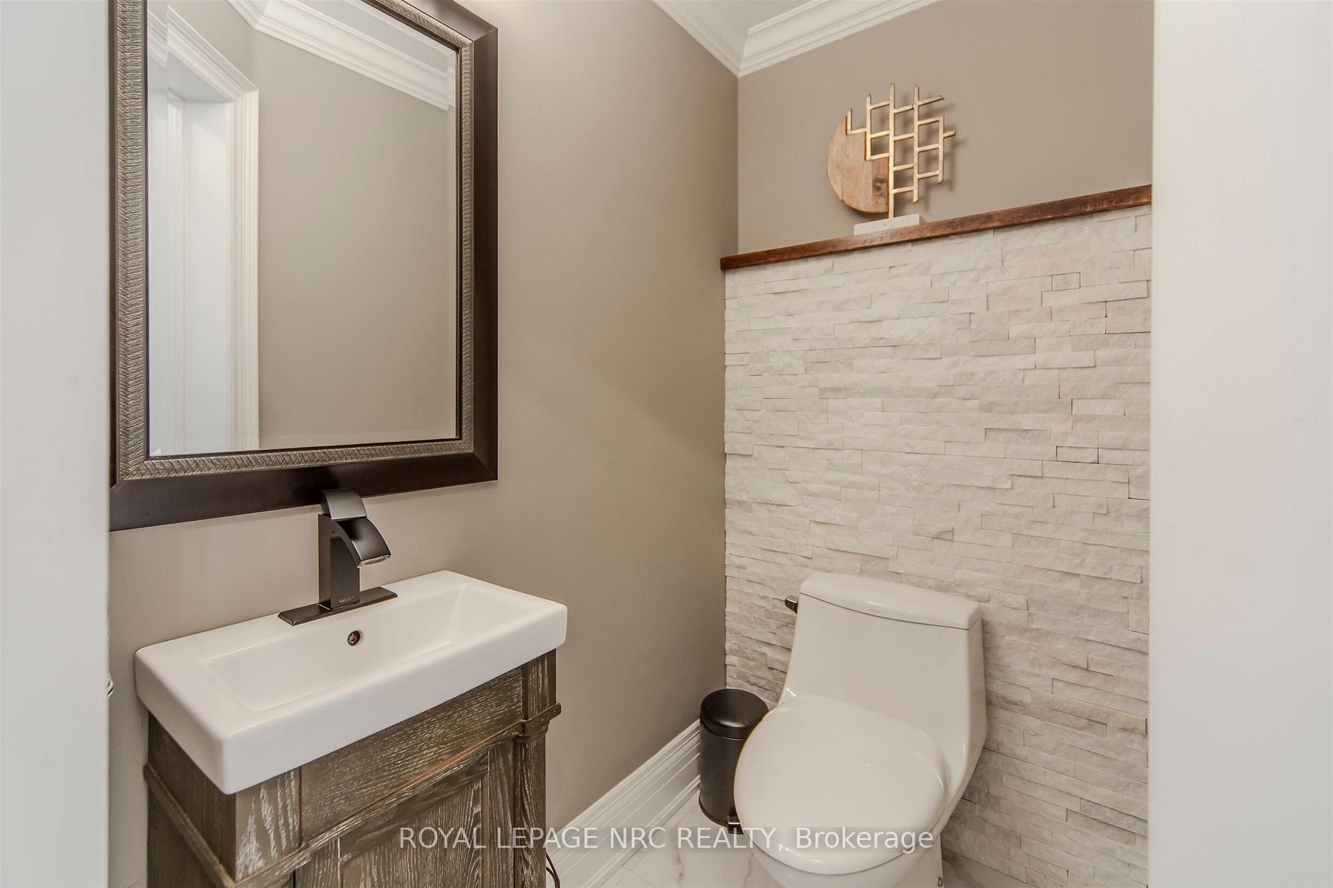 Photo 23 of 29 Grapevine Drive, Vaughan, Vellore Village — HOMEH