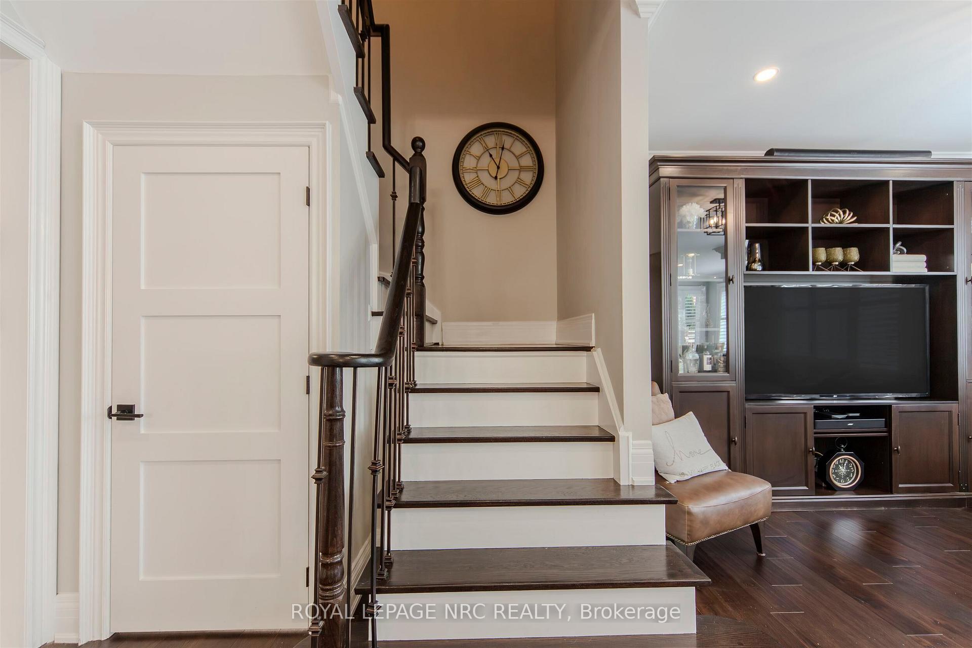 Photo 25 of 29 Grapevine Drive, Vaughan, Vellore Village — HOMEH