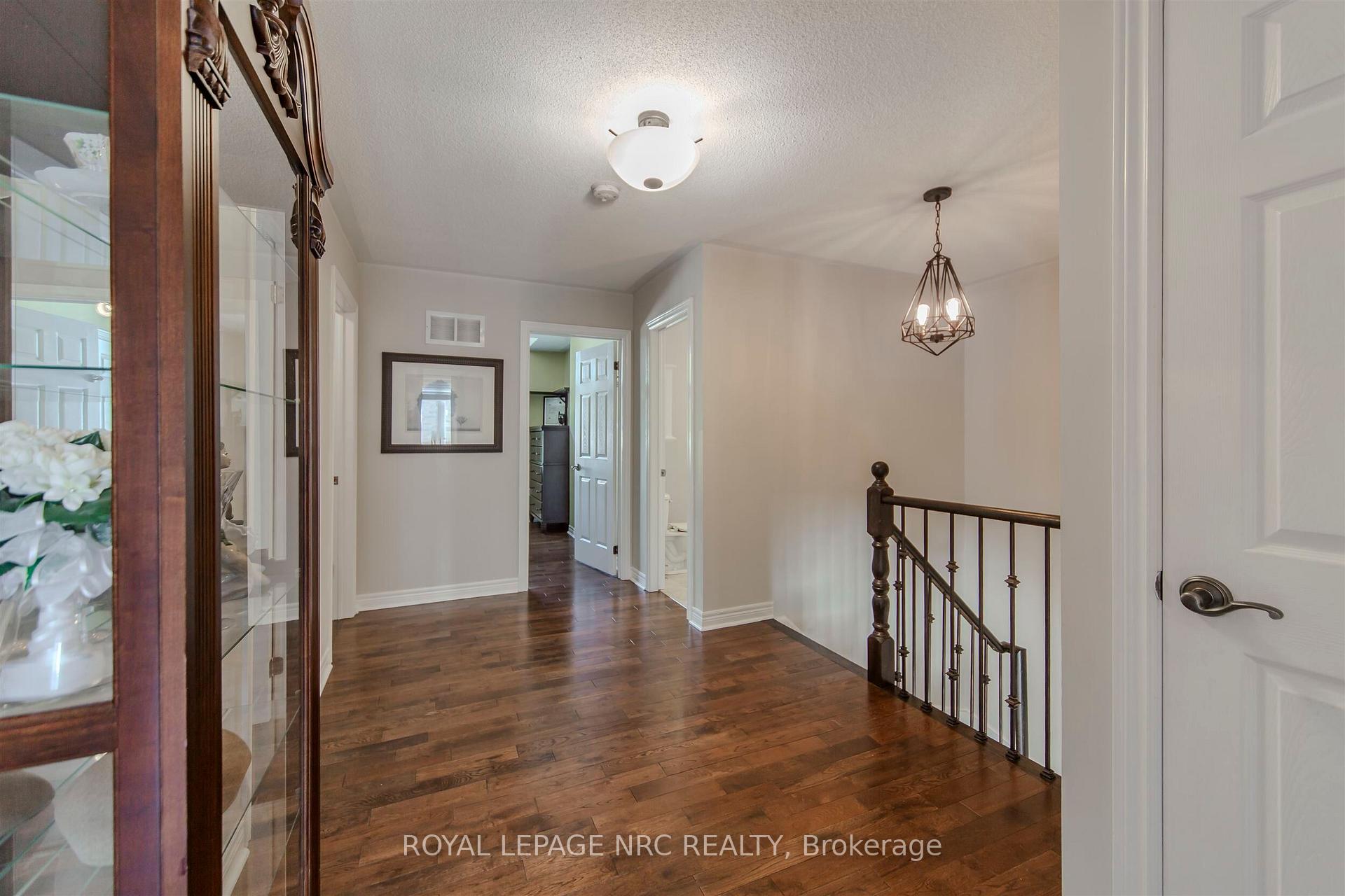 Photo 26 of 29 Grapevine Drive, Vaughan, Vellore Village — HOMEH