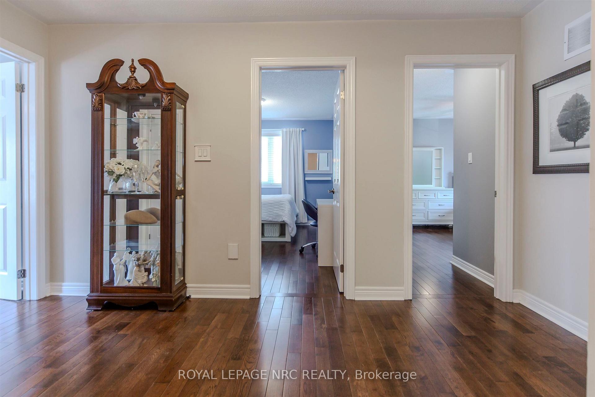 Photo 27 of 29 Grapevine Drive, Vaughan, Vellore Village — HOMEH