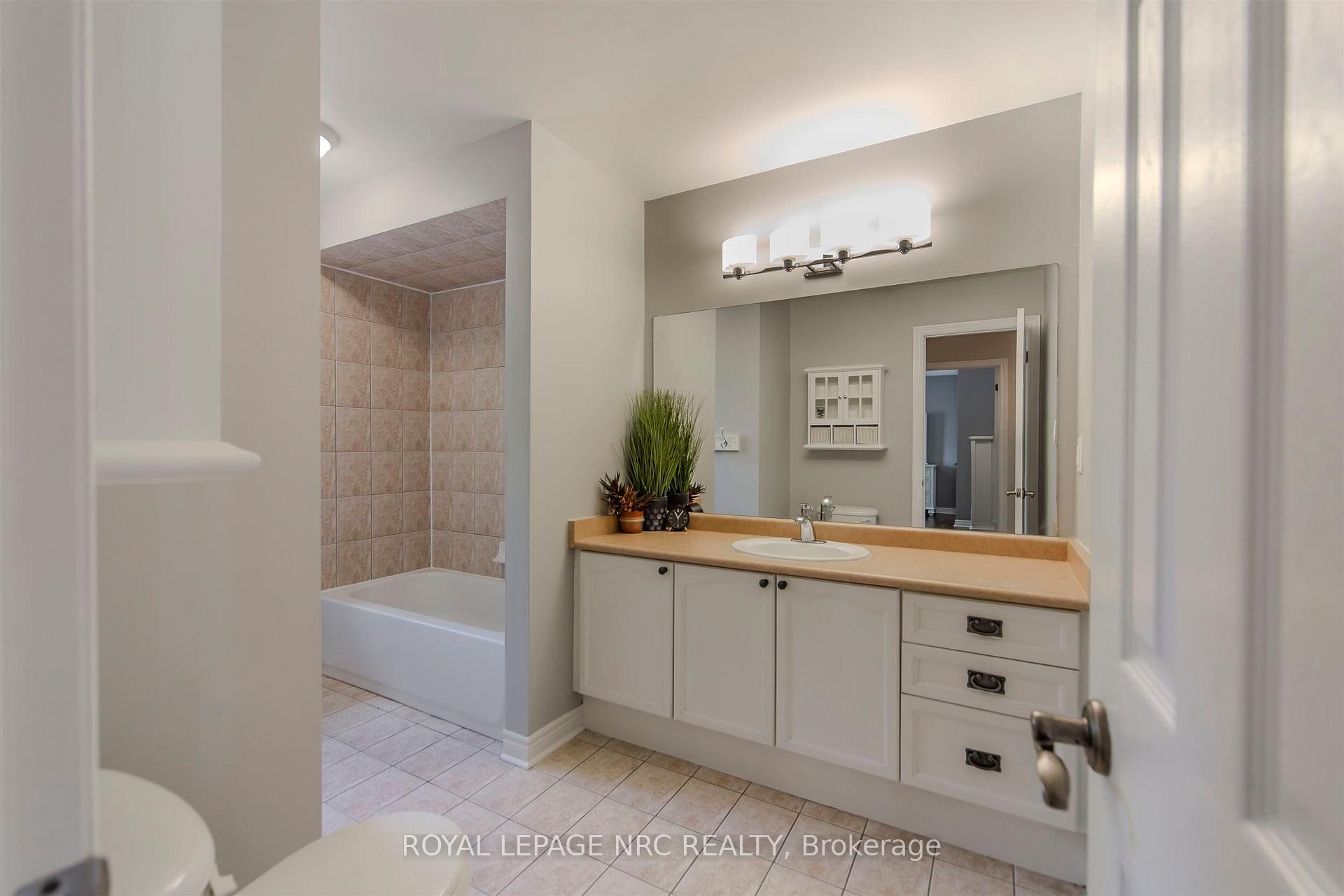 Photo 36 of 29 Grapevine Drive, Vaughan, Vellore Village — HOMEH