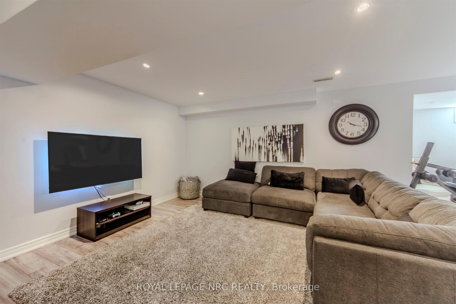 Photo 37 of 29 Grapevine Drive, Vaughan, Vellore Village — HOMEH