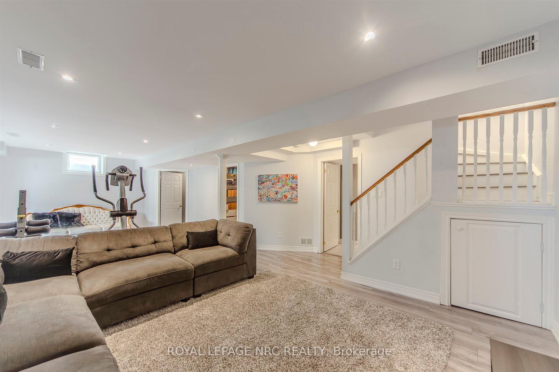 Photo 38 of 29 Grapevine Drive, Vaughan, Vellore Village — HOMEH