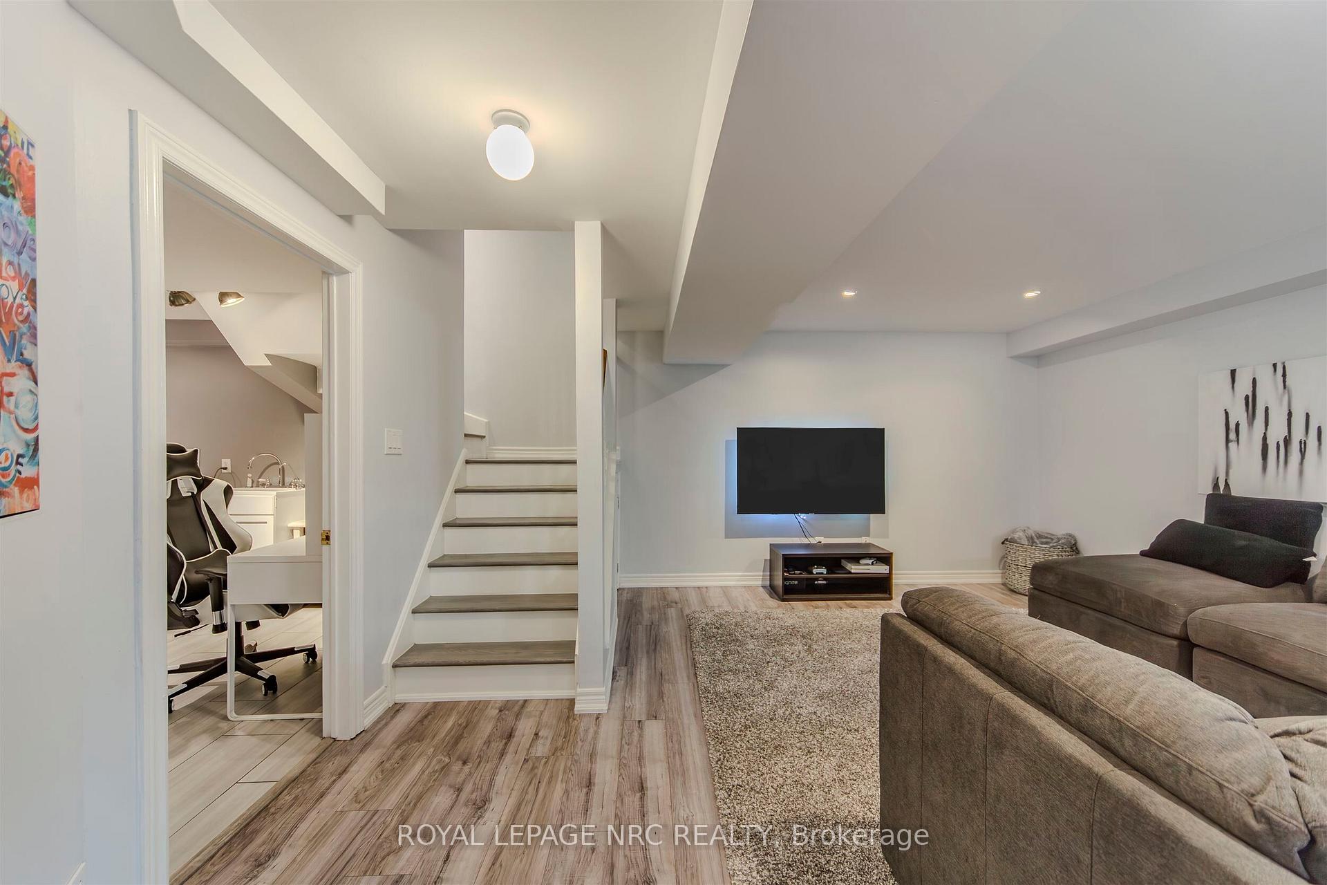 Photo 39 of 29 Grapevine Drive, Vaughan, Vellore Village — HOMEH